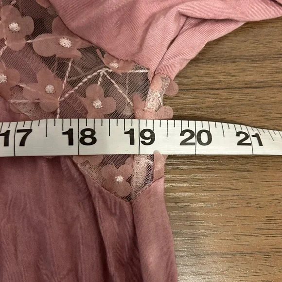 POL Pink Flutter Sleeve Blouse with Ruffled Embellishments. Size Small - Picture 7 of 9